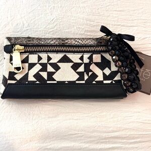 Rafē New York CELIA black and beige geometric pattern Wristlet Clutch